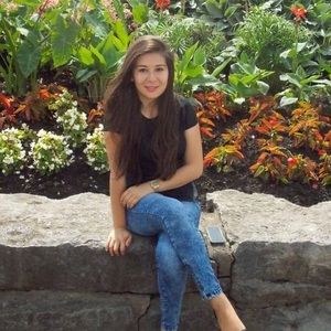 Meet your Posher, Daniela